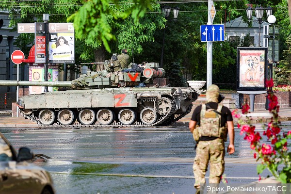 Россия сплотилась против военного мятежа